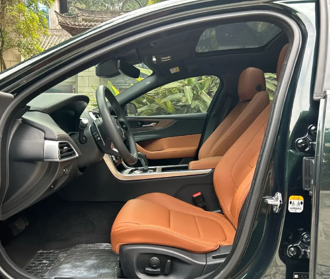 2022 Jaguar XEL 2.0T 250HP L4 8AT,autocango,china used car exporter,china ev exporter,chinese used car exporter,chinese used ev exporter