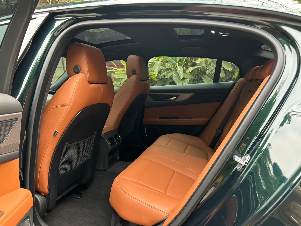 2022 Jaguar XEL 2.0T 250HP L4 8AT,autocango,china used car exporter,china ev exporter,chinese used car exporter,chinese used ev exporter