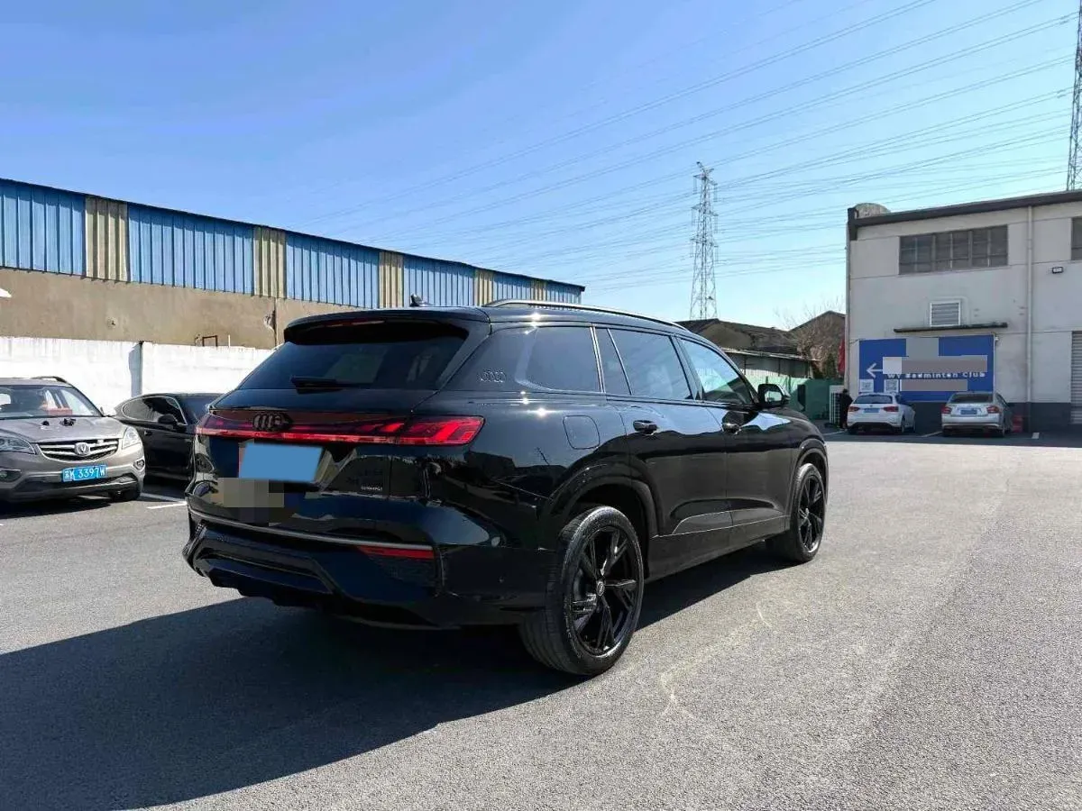 2024 Audi Q6 2.0T 265HP L4 7DCT,autocango,china used car exporter,china ev exporter,chinese used car exporter,chinese used ev exporter