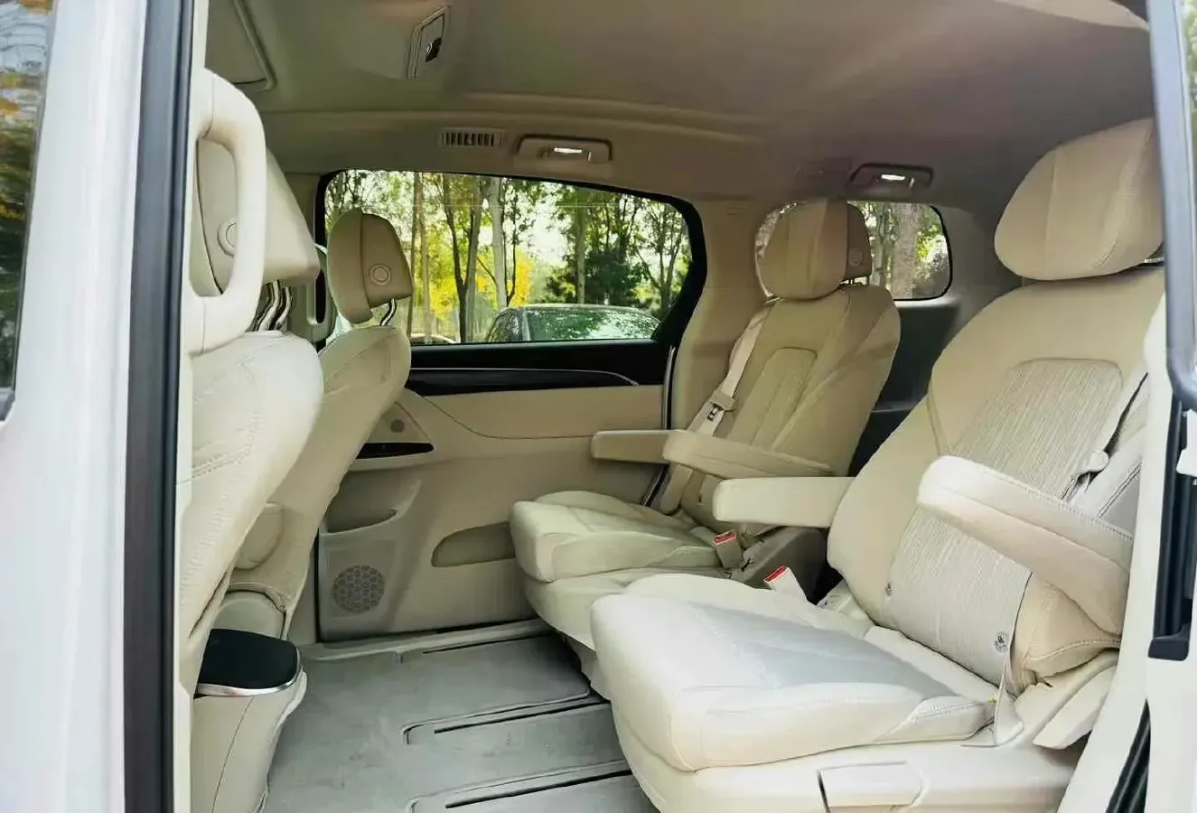 2023 Buick GL8 2.0T 237HP L4 9AT,autocango,china used car exporter,china ev exporter,chinese used car exporter,chinese used ev exporter