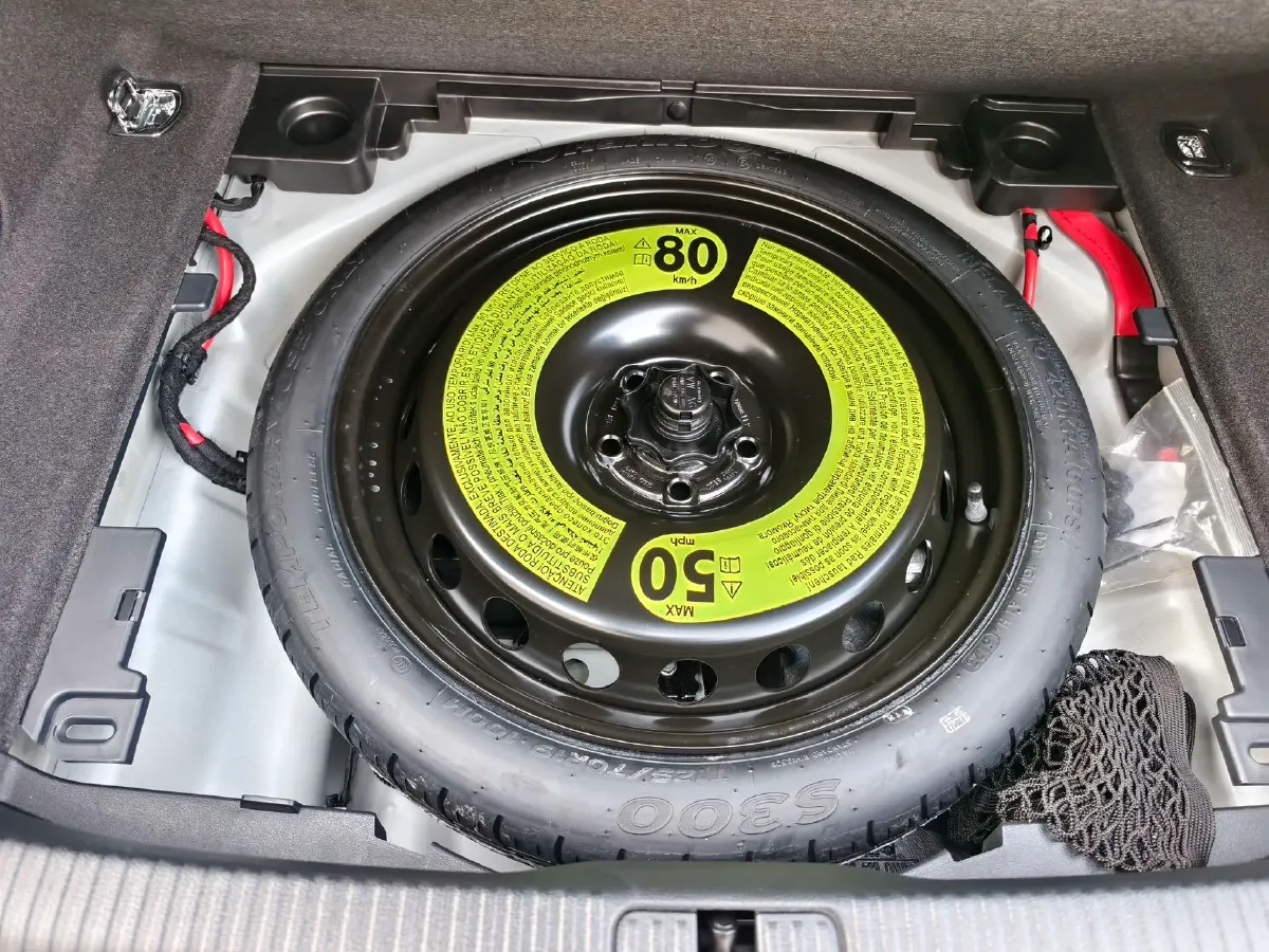 2024 Audi A4L 2.0T 190HP L4 7DCT,autocango,china used car exporter,china ev exporter,chinese used car exporter,chinese used ev exporter