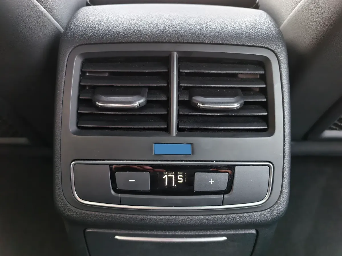 2024 Audi A4L 2.0T 190HP L4 7DCT,autocango,china used car exporter,china ev exporter,chinese used car exporter,chinese used ev exporter