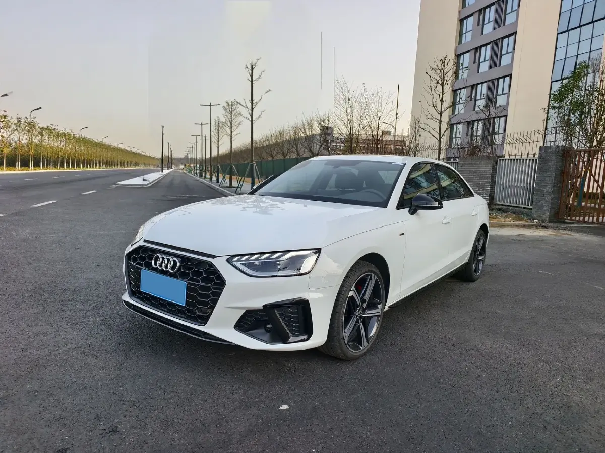 2024 Audi A4L 2.0T 190HP L4 7DCT