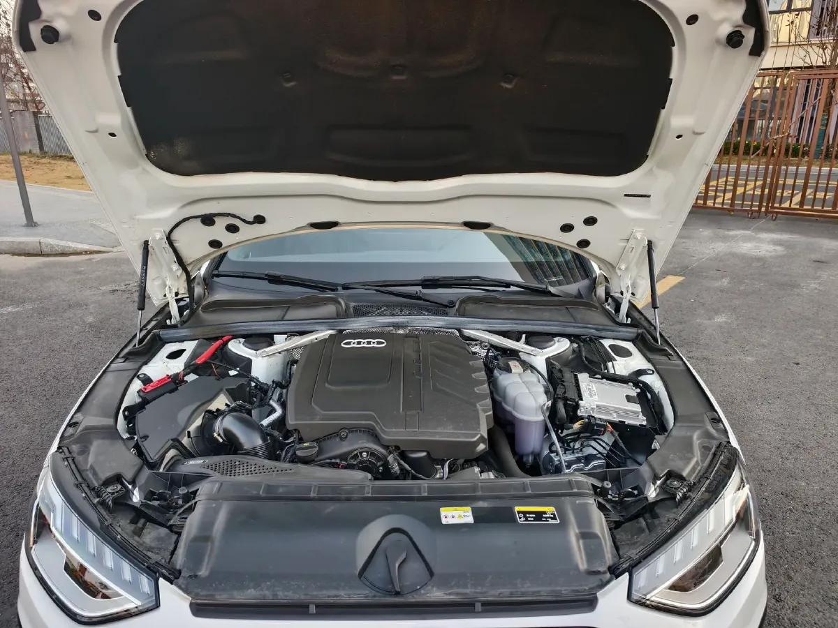 2024 Audi A4L 2.0T 190HP L4 7DCT,autocango,china used car exporter,china ev exporter,chinese used car exporter,chinese used ev exporter