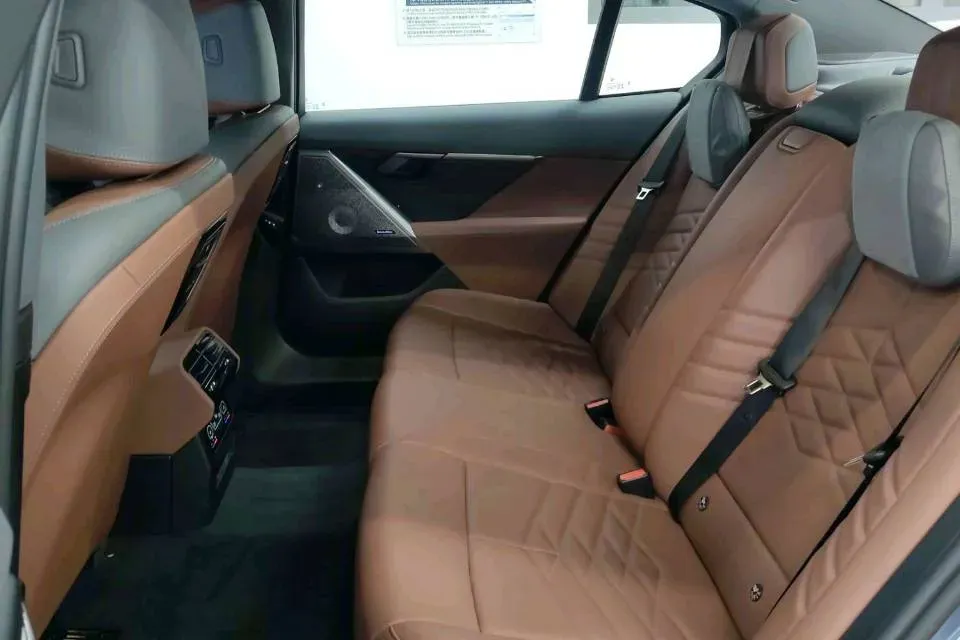 2024 BMW i5 BEV 79.05KWH,autocango,china used car exporter,china ev exporter,chinese used car exporter,chinese used ev exporter