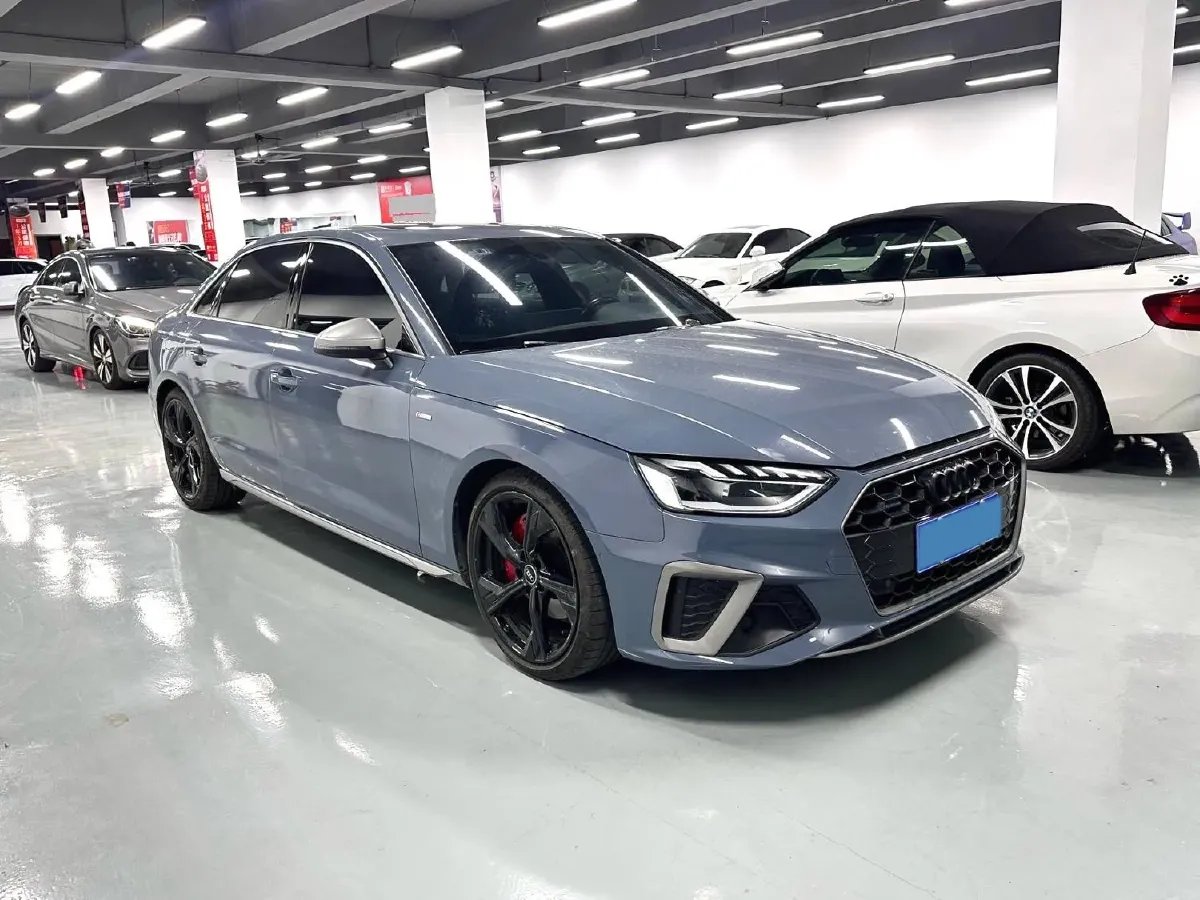2022 Audi A4L 2.0T 190HP L4 7DCT,autocango,china used car exporter,china ev exporter,chinese used car exporter,chinese used ev exporter