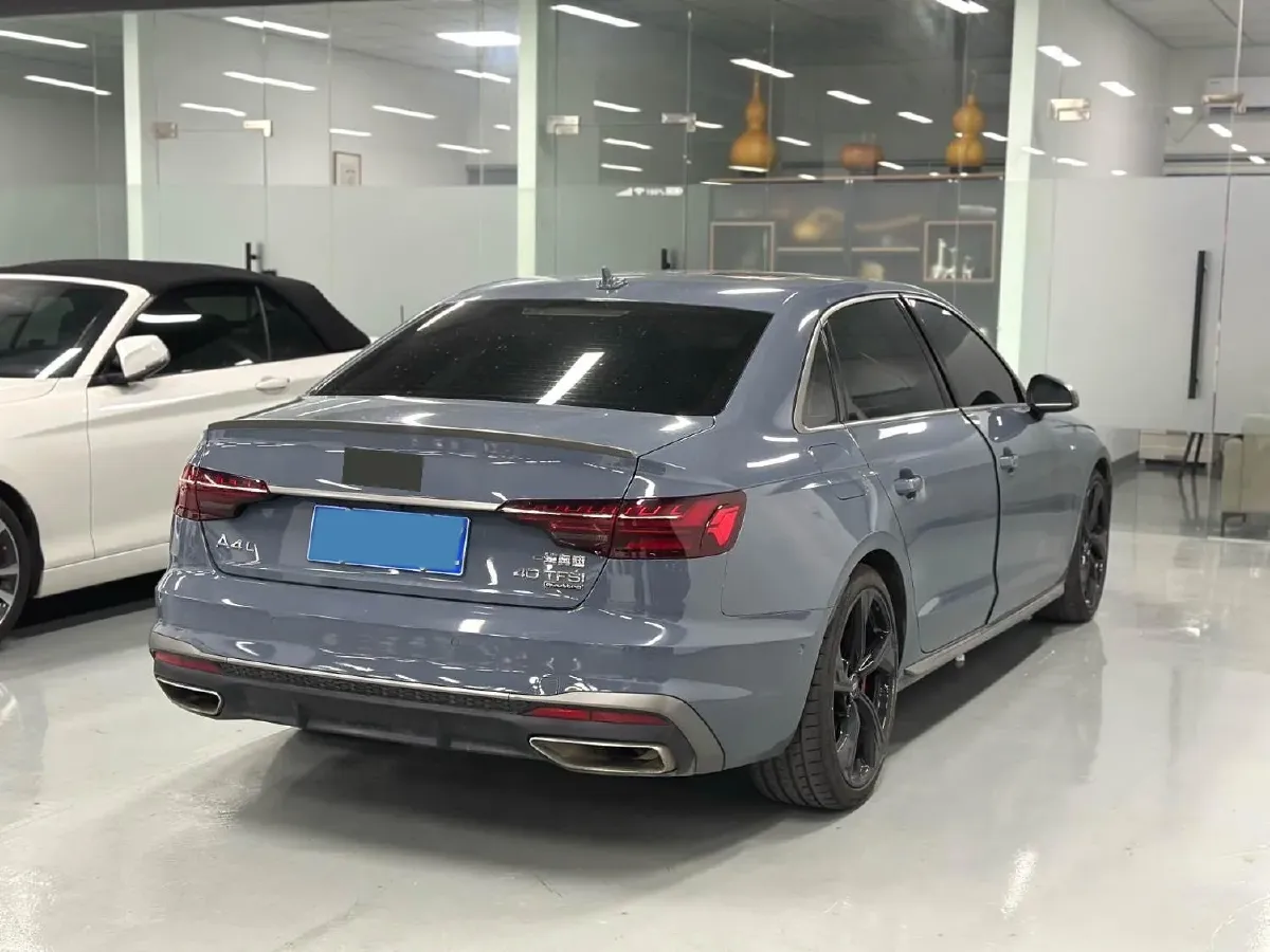 2022 Audi A4L 2.0T 190HP L4 7DCT,autocango,china used car exporter,china ev exporter,chinese used car exporter,chinese used ev exporter