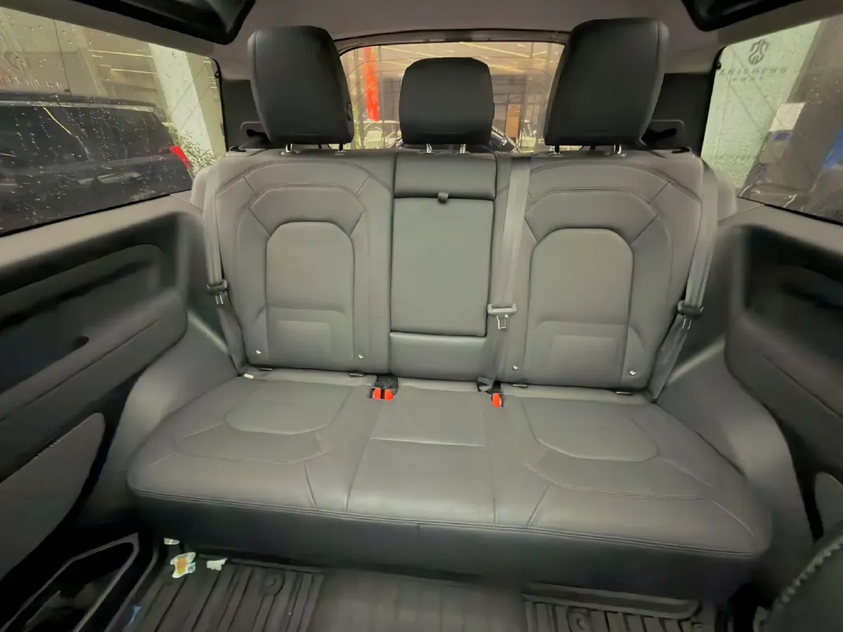 2023 Land Rover Defender 3.0T 400HP L6 8AT,autocango,china used car exporter,china ev exporter,chinese used car exporter,chinese used ev exporter