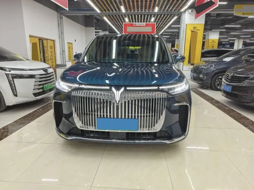 2025 Voyah Dream 1.5T 150HP L4 PHEV 41.7KWH,autocango,china used car exporter,china ev exporter,chinese used car exporter,chinese used ev exporter