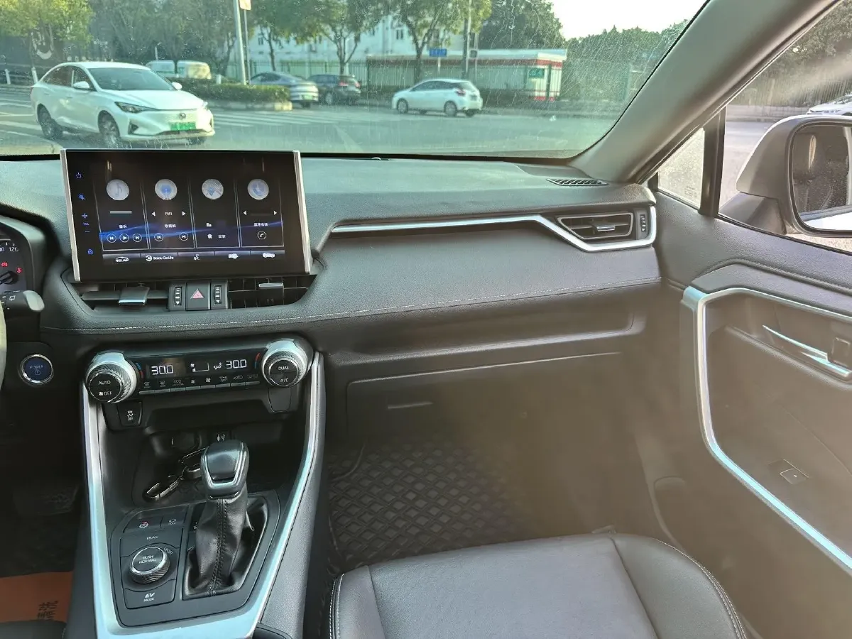 2022 Toyota Wildlander 2.5L 178HP L4 E-CVT Hybrid,autocango,china used car exporter,china ev exporter,chinese used car exporter,chinese used ev exporter