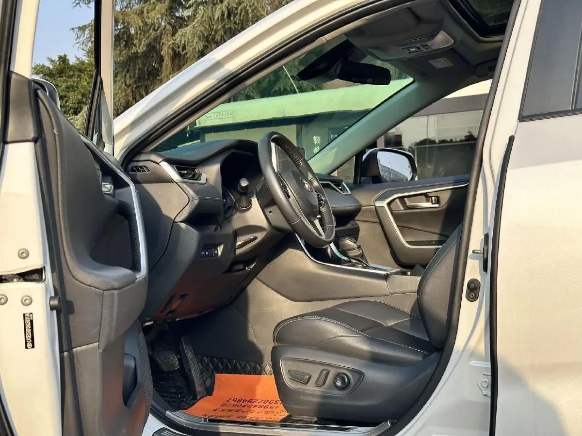 2022 Toyota Wildlander 2.5L 178HP L4 E-CVT Hybrid,autocango,china used car exporter,china ev exporter,chinese used car exporter,chinese used ev exporter