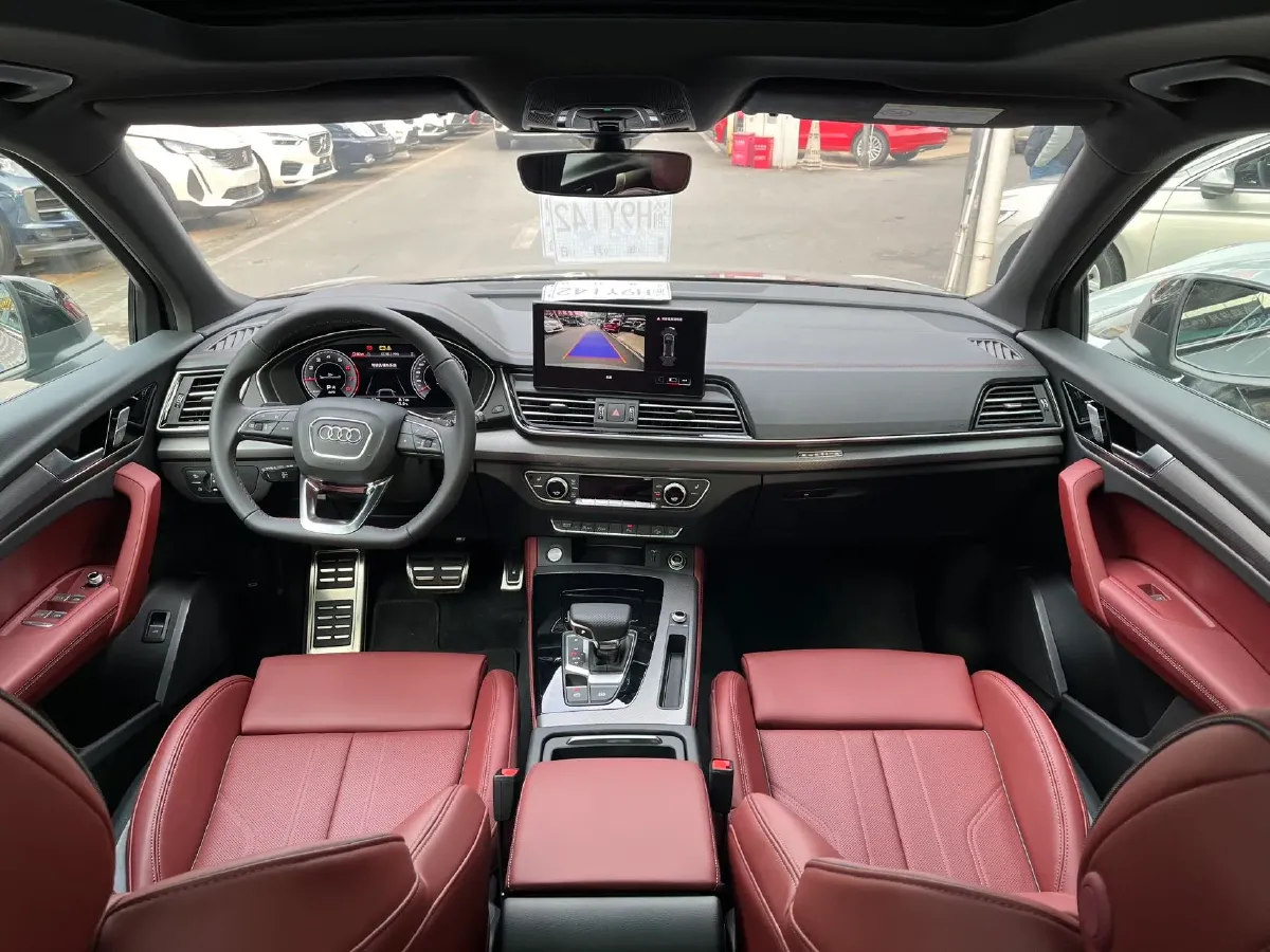 2025 Audi Q5L 2.0T 190HP L4 7DCT,autocango,china used car exporter,china ev exporter,chinese used car exporter,chinese used ev exporter