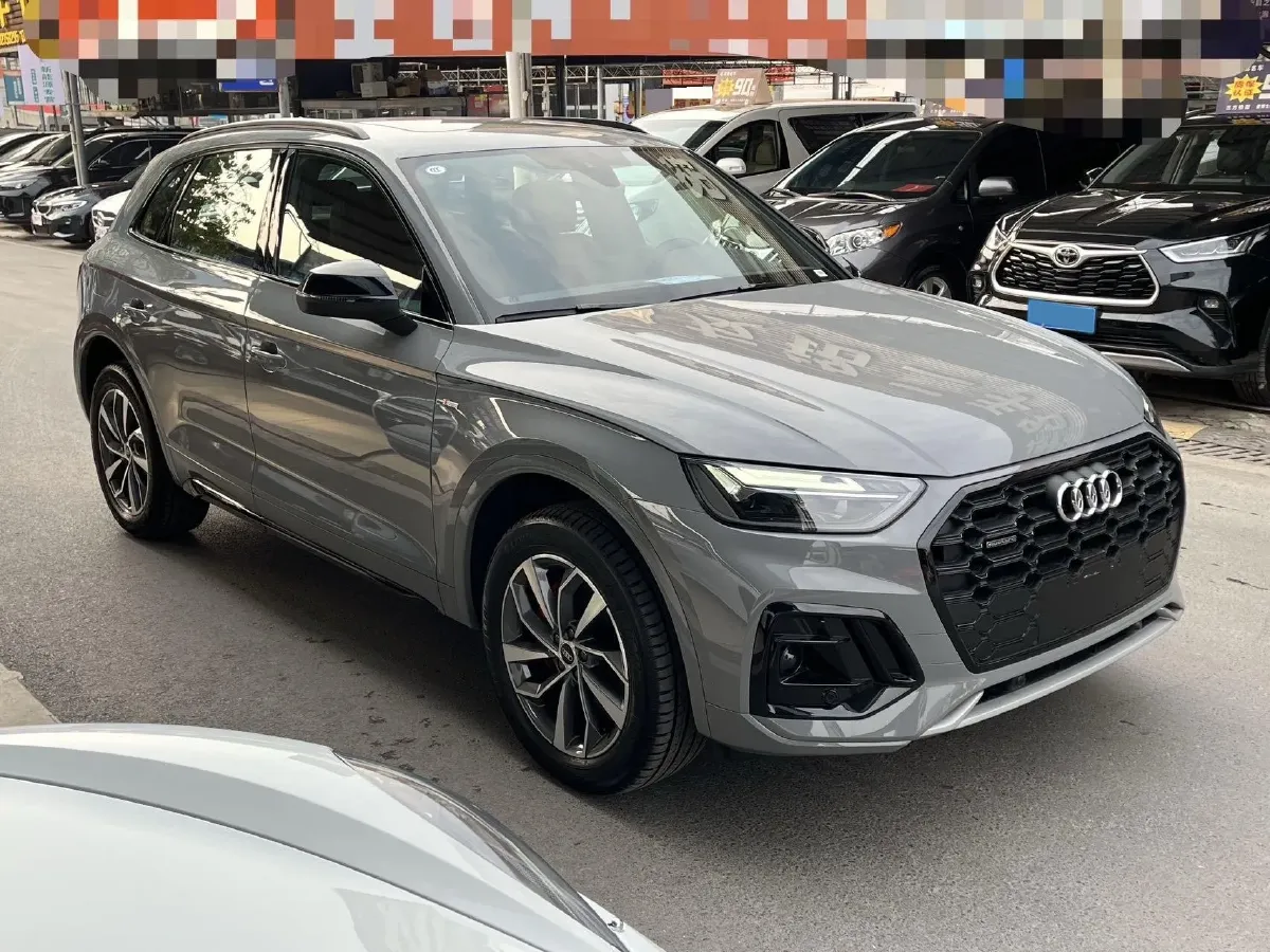 2025 Audi Q5L 2.0T 190HP L4 7DCT,autocango,china used car exporter,china ev exporter,chinese used car exporter,chinese used ev exporter