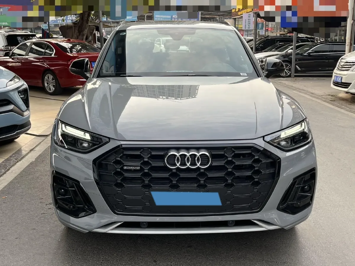 2025 Audi Q5L 2.0T 190HP L4 7DCT,autocango,china used car exporter,china ev exporter,chinese used car exporter,chinese used ev exporter