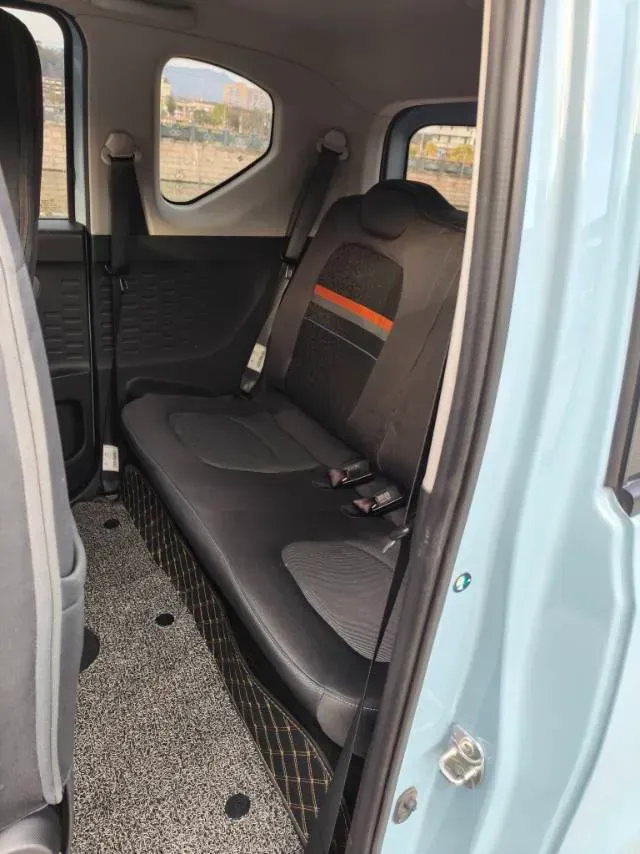 2020 WuLing HongGuang MINI EV BEV 9KWH,autocango,china used car exporter,china ev exporter,chinese used car exporter,chinese used ev exporter