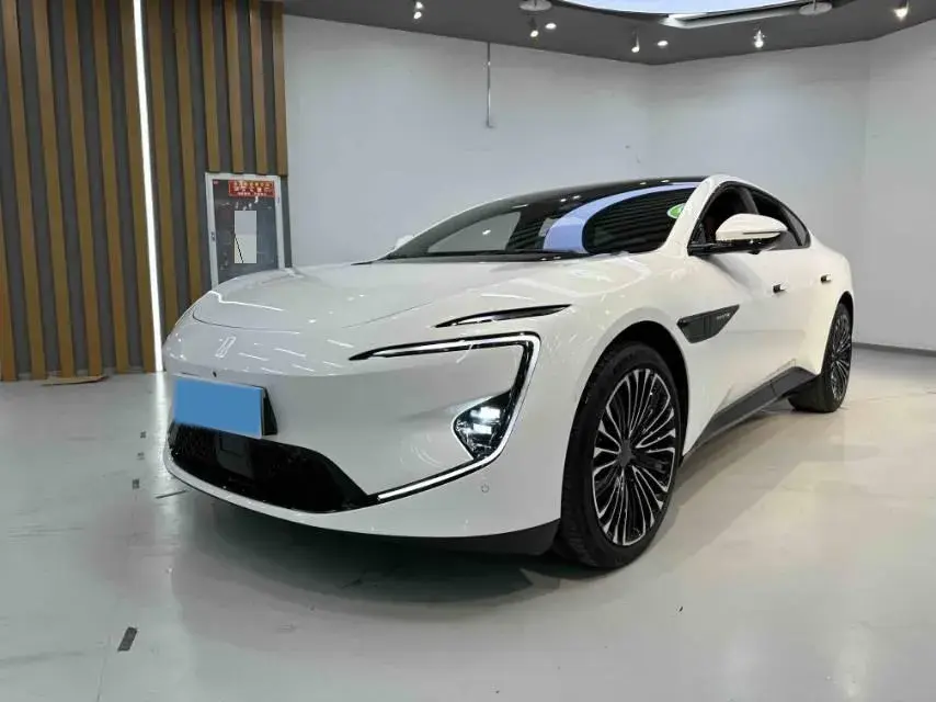 2025 Avatr 12 1.5T 156HP L4 REEV