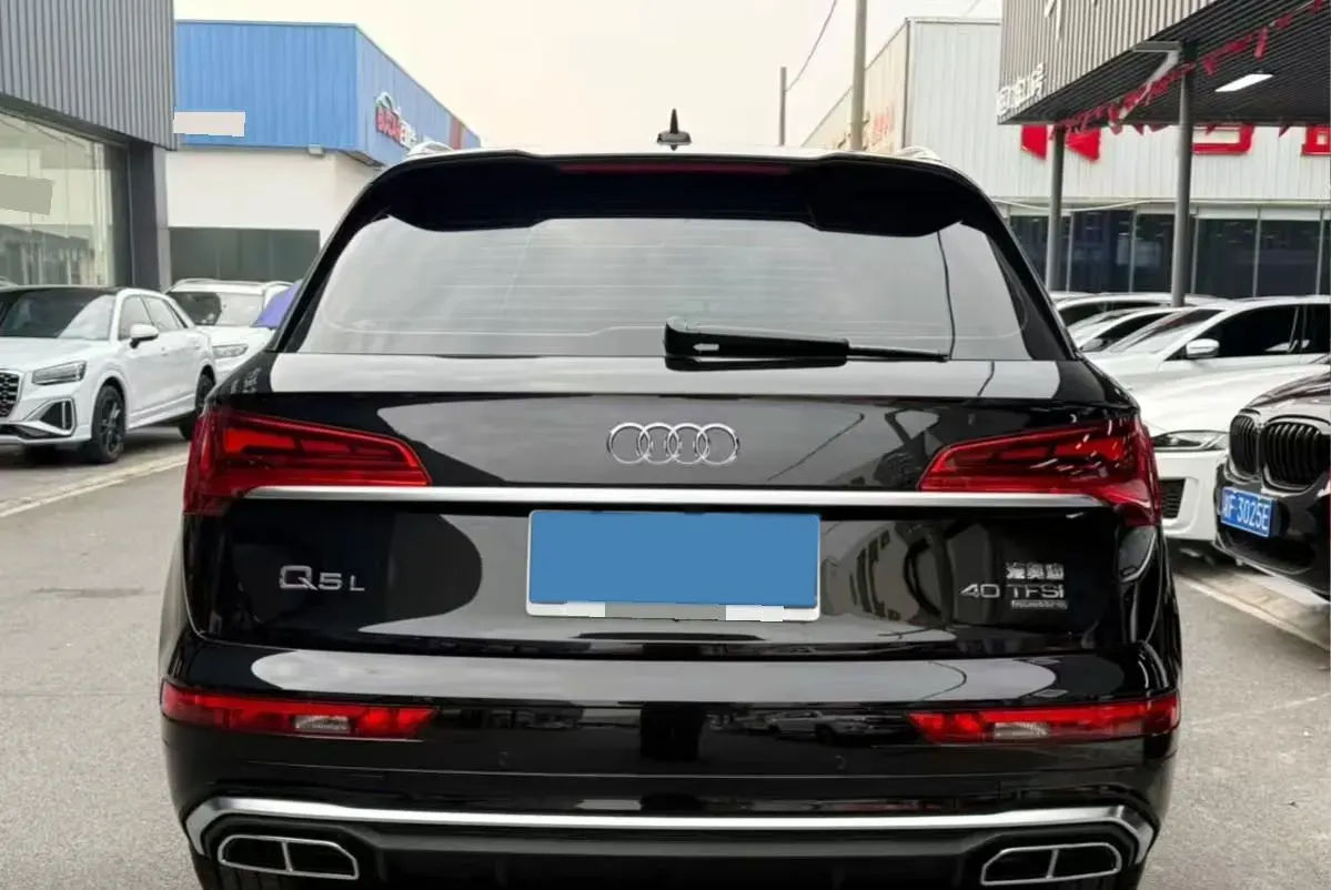 2022 Audi Q5L 2.0T 190HP L4 7DCT,autocango,china used car exporter,china ev exporter,chinese used car exporter,chinese used ev exporter