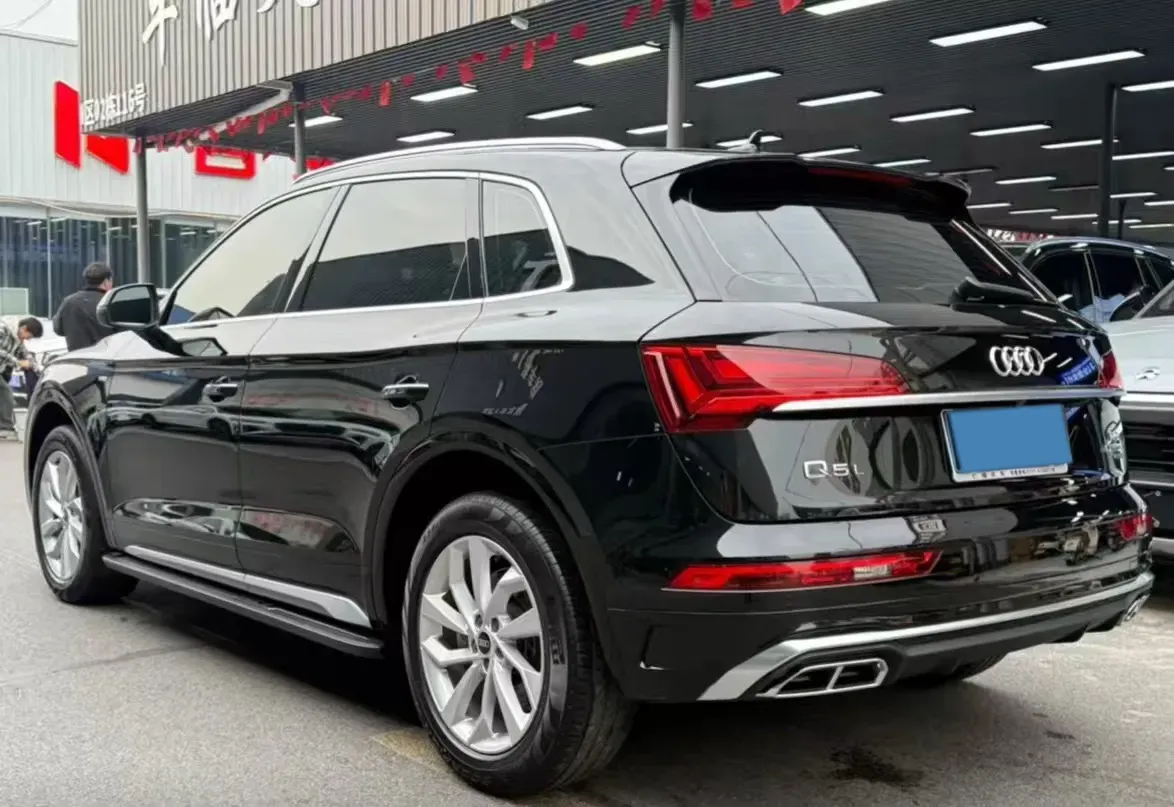 2022 Audi Q5L 2.0T 190HP L4 7DCT,autocango,china used car exporter,china ev exporter,chinese used car exporter,chinese used ev exporter