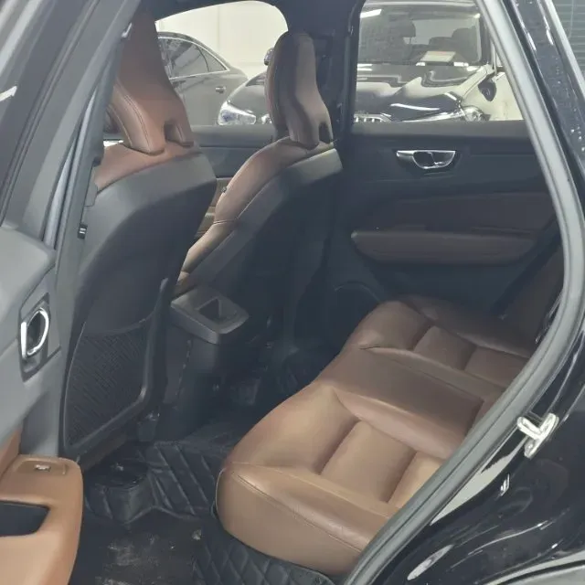 2023 Volvo XC60 2.0T 250HP L4 8AT,autocango,china used car exporter,china ev exporter,chinese used car exporter,chinese used ev exporter