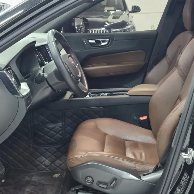 2023 Volvo XC60 2.0T 250HP L4 8AT,autocango,china used car exporter,china ev exporter,chinese used car exporter,chinese used ev exporter