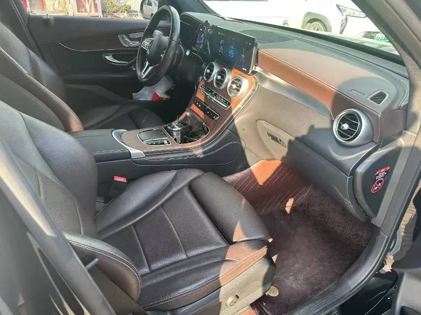 2021 Mercedes-Benz GLC Class 2.0T 258HP L4 9AT,autocango,china used car exporter,china ev exporter,chinese used car exporter,chinese used ev exporter