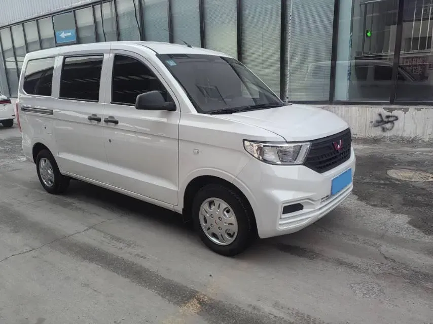 2021 WuLing HongGuang V 1.5L 99HP L4 6MT,autocango,china used car exporter,china ev exporter,chinese used car exporter,chinese used ev exporter