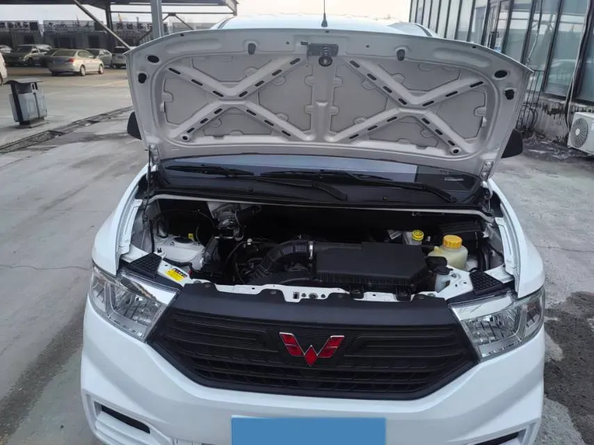 2021 WuLing HongGuang V 1.5L 99HP L4 6MT,autocango,china used car exporter,china ev exporter,chinese used car exporter,chinese used ev exporter