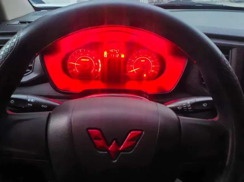 2021 WuLing HongGuang V 1.5L 99HP L4 6MT,autocango,china used car exporter,china ev exporter,chinese used car exporter,chinese used ev exporter