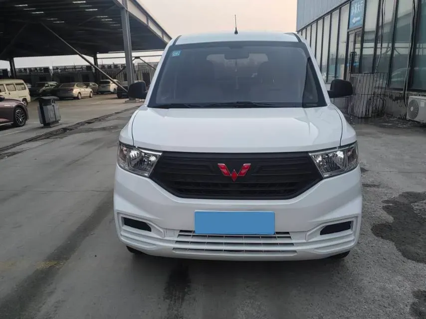 2021 WuLing HongGuang V 1.5L 99HP L4 6MT,autocango,china used car exporter,china ev exporter,chinese used car exporter,chinese used ev exporter