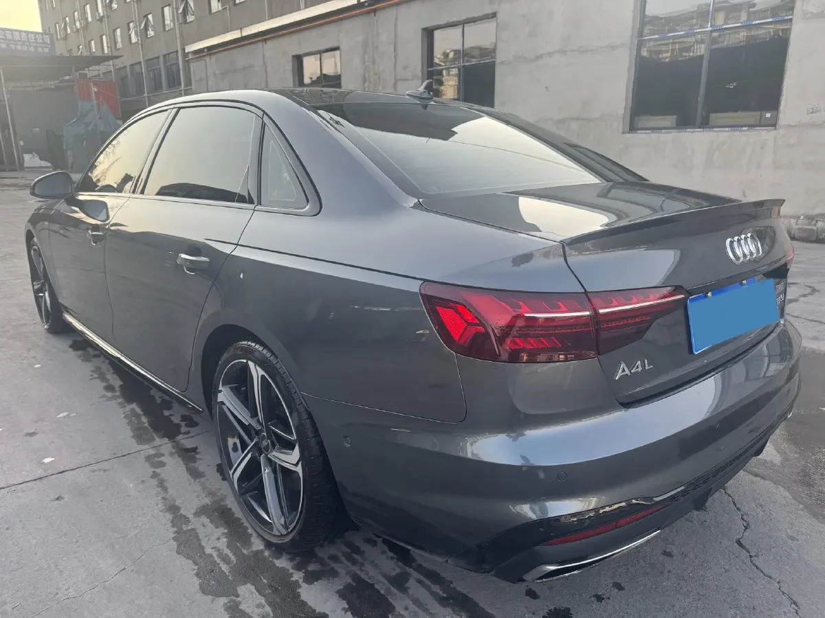 2022 Audi A4L 2.0T 252HP L4 7DCT,autocango,china used car exporter,china ev exporter,chinese used car exporter,chinese used ev exporter