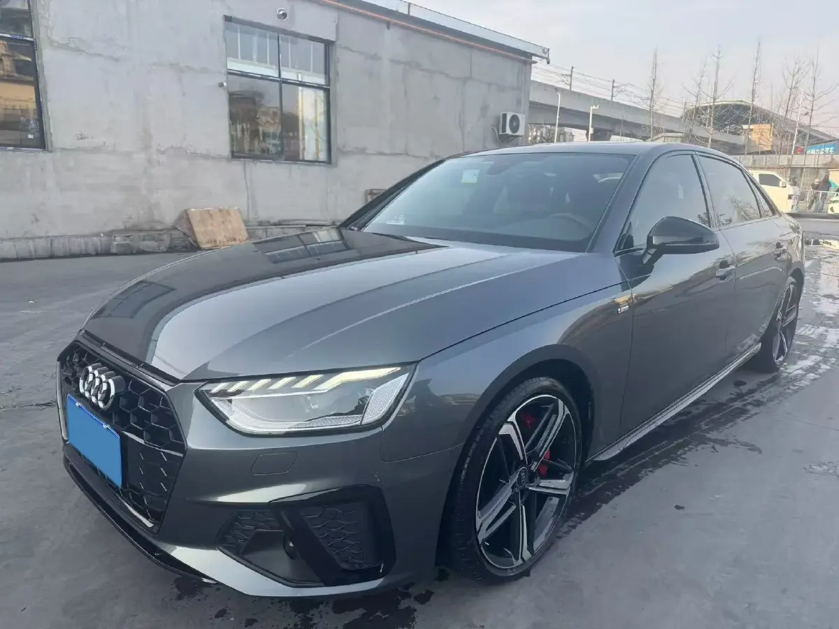 2022 Audi A4L 2.0T 252HP L4 7DCT