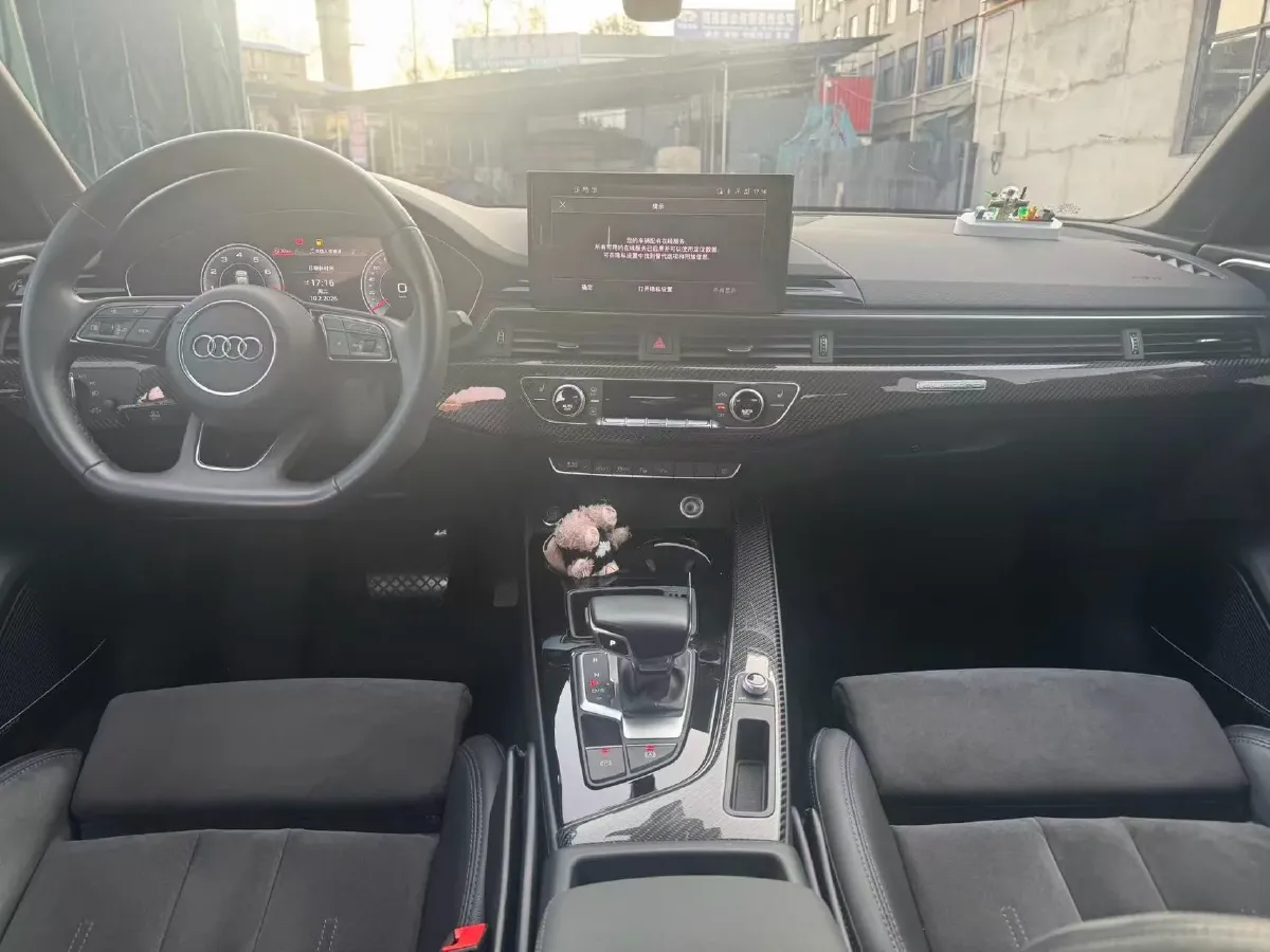 2022 Audi A4L 2.0T 252HP L4 7DCT,autocango,china used car exporter,china ev exporter,chinese used car exporter,chinese used ev exporter