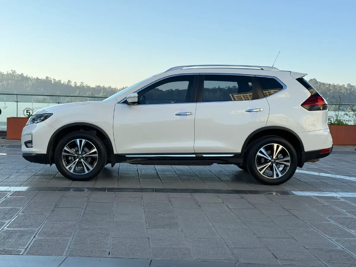 2021 Nissan X-Trail 2.5L 181HP L4 CVT,autocango,china used car exporter,china ev exporter,chinese used car exporter,chinese used ev exporter