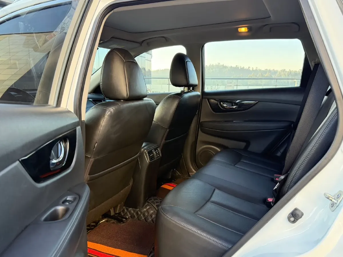 2021 Nissan X-Trail 2.5L 181HP L4 CVT,autocango,china used car exporter,china ev exporter,chinese used car exporter,chinese used ev exporter