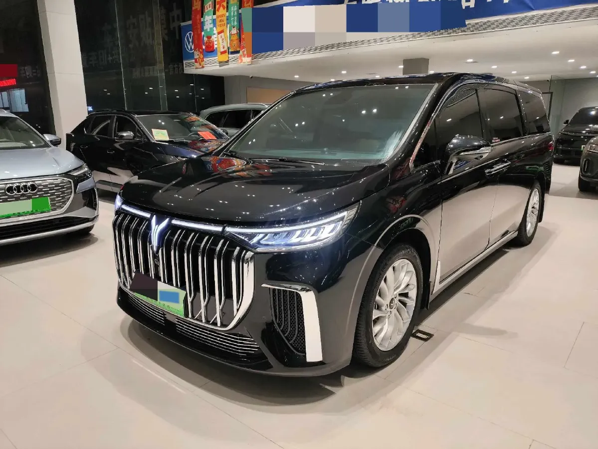 2025 Voyah Dream 1.5T 150HP L4 PHEV 41.7KWH,autocango,china used car exporter,china ev exporter,chinese used car exporter,chinese used ev exporter
