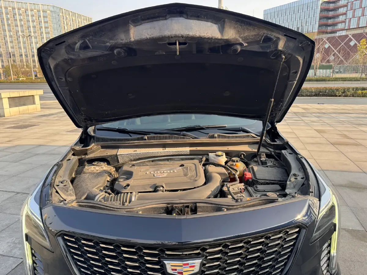 2021 Cadillac XT4 2.0T 237HP L4 9AT,autocango,china used car exporter,china ev exporter,chinese used car exporter,chinese used ev exporter