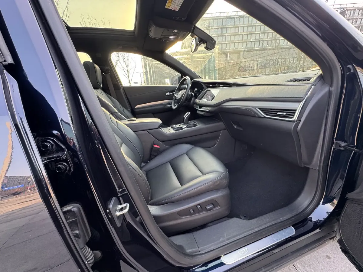 2021 Cadillac XT4 2.0T 237HP L4 9AT,autocango,china used car exporter,china ev exporter,chinese used car exporter,chinese used ev exporter