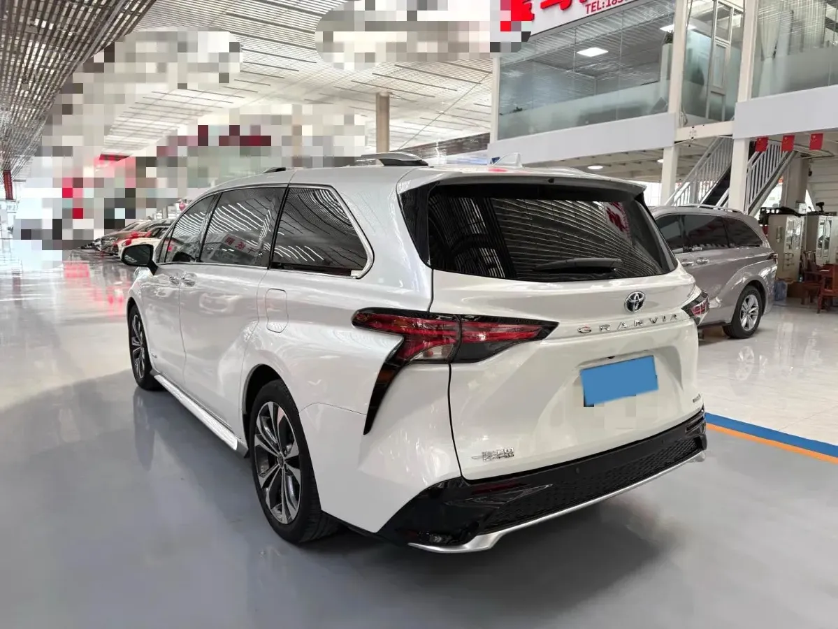 2023 Toyota Granvia 2.5L 189HP L4 E-CVT Hybrid,autocango,china used car exporter,china ev exporter,chinese used car exporter,chinese used ev exporter