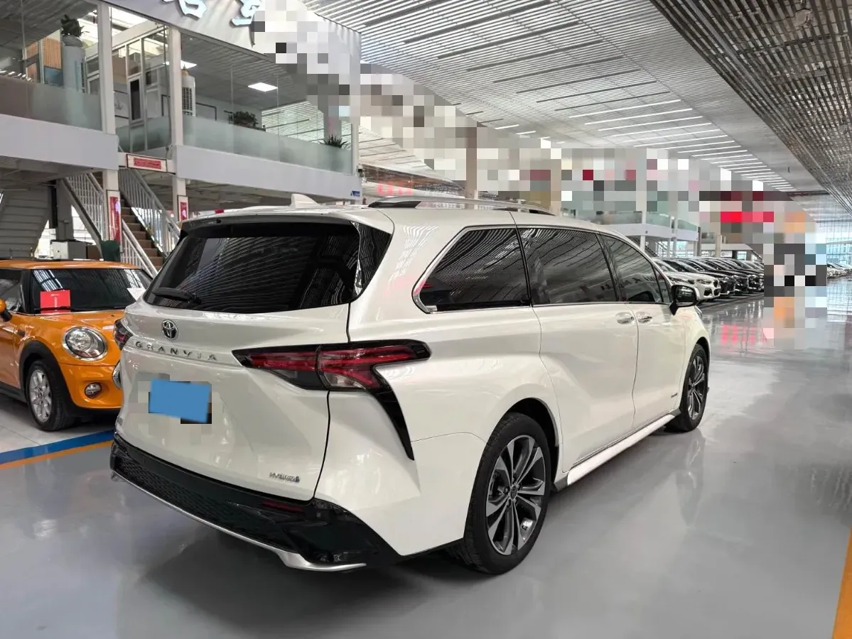 2023 Toyota Granvia 2.5L 189HP L4 E-CVT Hybrid,autocango,china used car exporter,china ev exporter,chinese used car exporter,chinese used ev exporter