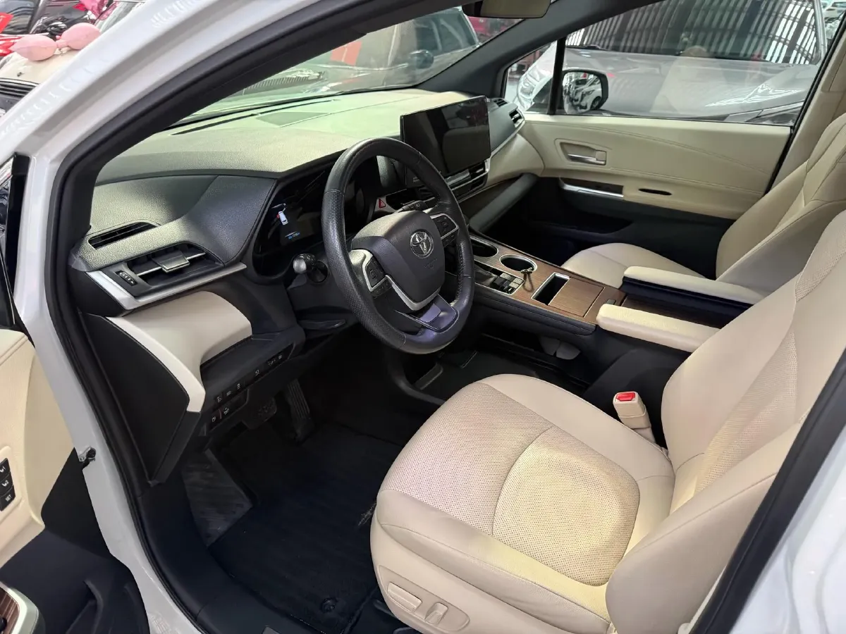 2023 Toyota Granvia 2.5L 189HP L4 E-CVT Hybrid,autocango,china used car exporter,china ev exporter,chinese used car exporter,chinese used ev exporter