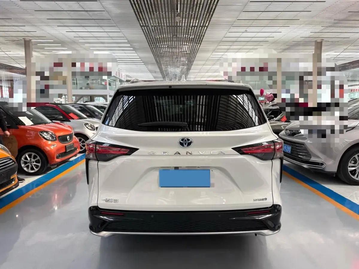 2023 Toyota Granvia 2.5L 189HP L4 E-CVT Hybrid,autocango,china used car exporter,china ev exporter,chinese used car exporter,chinese used ev exporter