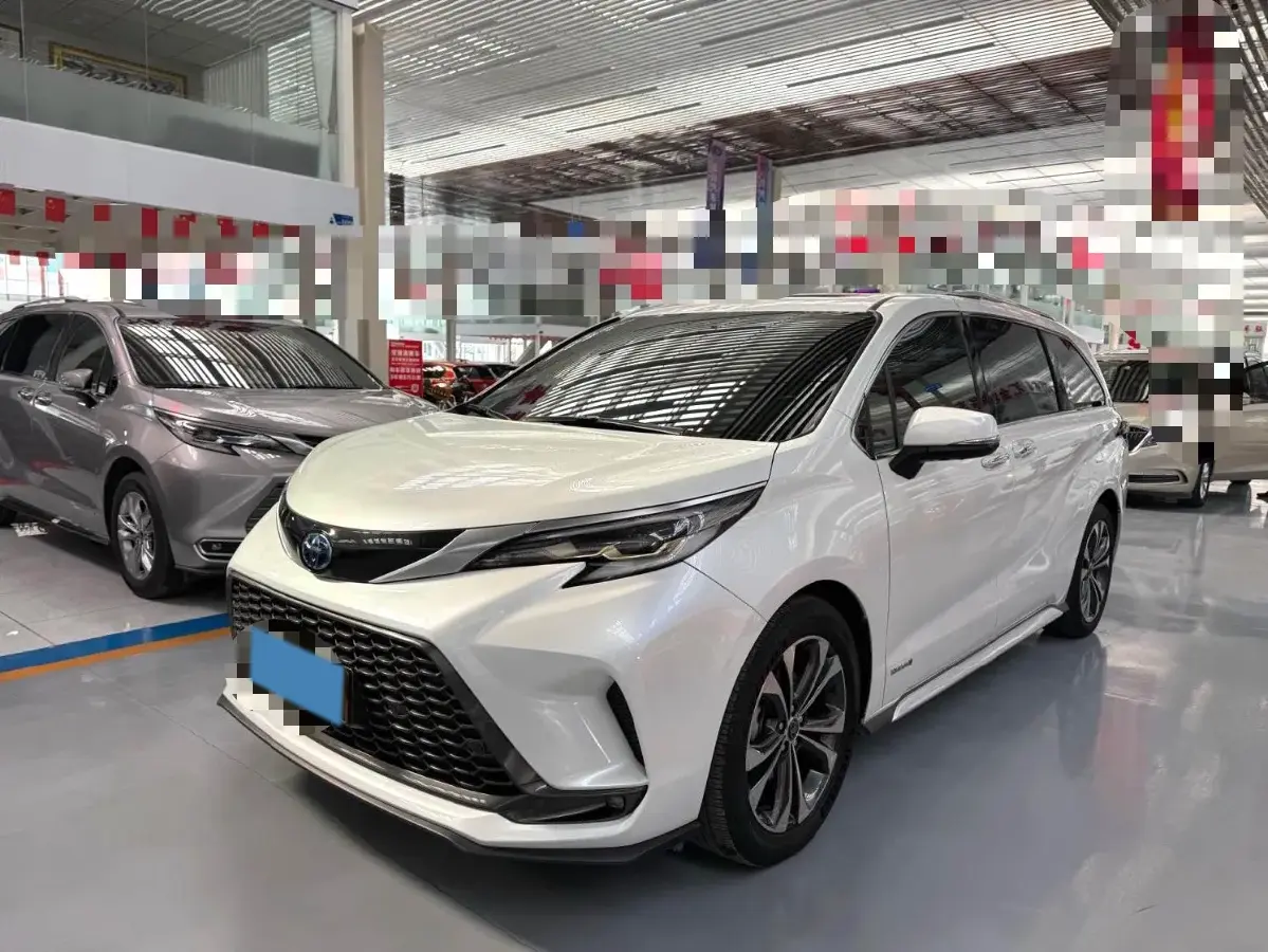 2023 Toyota Granvia 2.5L 189HP L4 E-CVT Hybrid