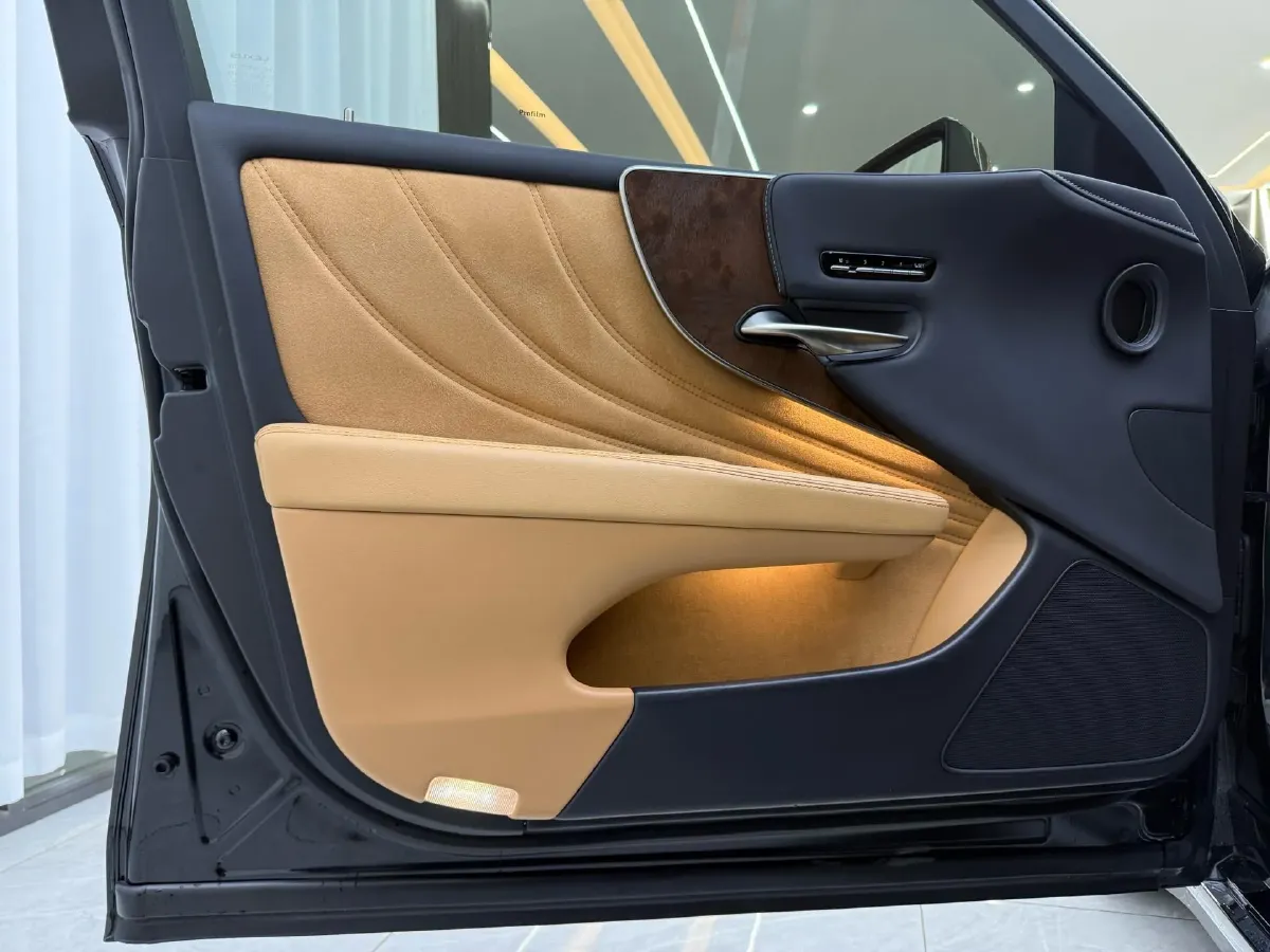 2021 Lexus LS 3.5L 299HP V6 E-CVT Hybrid,autocango,china used car exporter,china ev exporter,chinese used car exporter,chinese used ev exporter