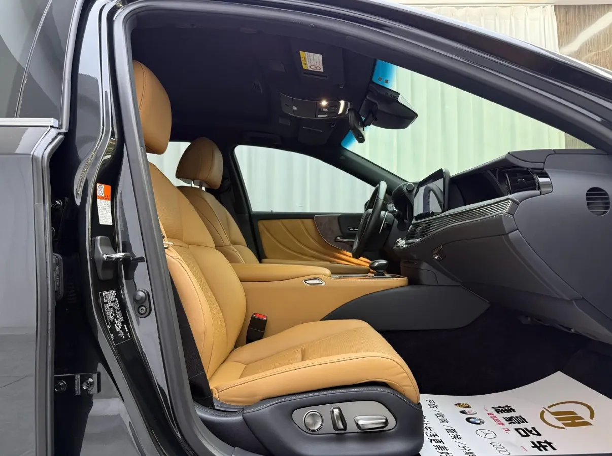 2021 Lexus LS 3.5L 299HP V6 E-CVT Hybrid,autocango,china used car exporter,china ev exporter,chinese used car exporter,chinese used ev exporter