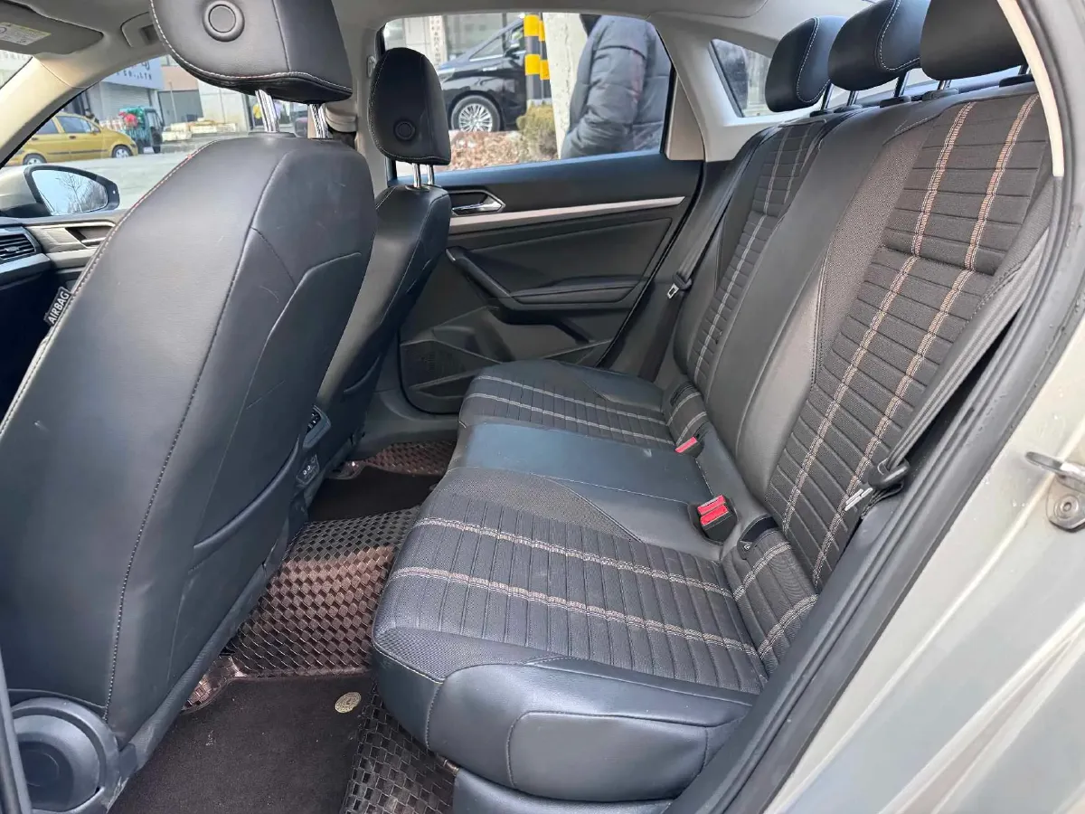 2018 Skoda Karoq 1.4T 150HP L4 7DCT,autocango,china used car exporter,china ev exporter,chinese used car exporter,chinese used ev exporter