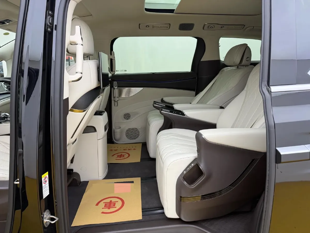 2025 Denza D9 1.5T 156HP L4 E-CVT PHEV 40KWH,autocango,china used car exporter,china ev exporter,chinese used car exporter,chinese used ev exporter