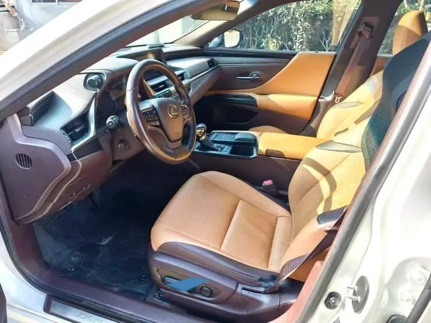 2018 Lexus ES 2.5L 178HP L4 E-CVT Hybrid,autocango,china used car exporter,china ev exporter,chinese used car exporter,chinese used ev exporter