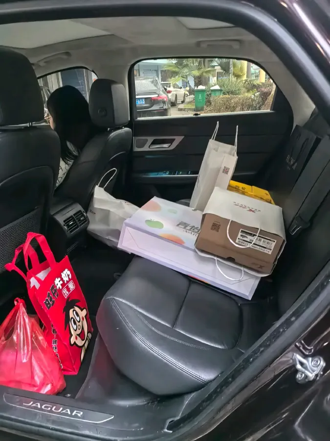 2018 Jaguar XFL 2.0T 200HP L4 8AT,autocango,china used car exporter,china ev exporter,chinese used car exporter,chinese used ev exporter