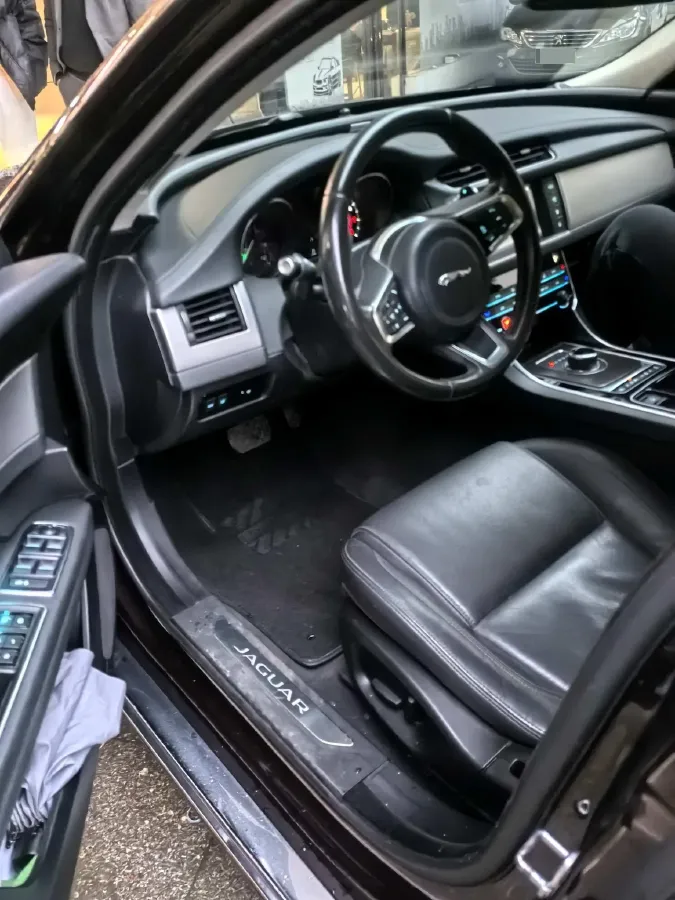 2018 Jaguar XFL 2.0T 200HP L4 8AT,autocango,china used car exporter,china ev exporter,chinese used car exporter,chinese used ev exporter