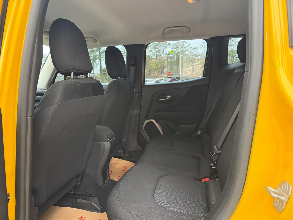 2017 Jeep Renegade 1.4T 150HP L4 7DCT,autocango,china used car exporter,china ev exporter,chinese used car exporter,chinese used ev exporter